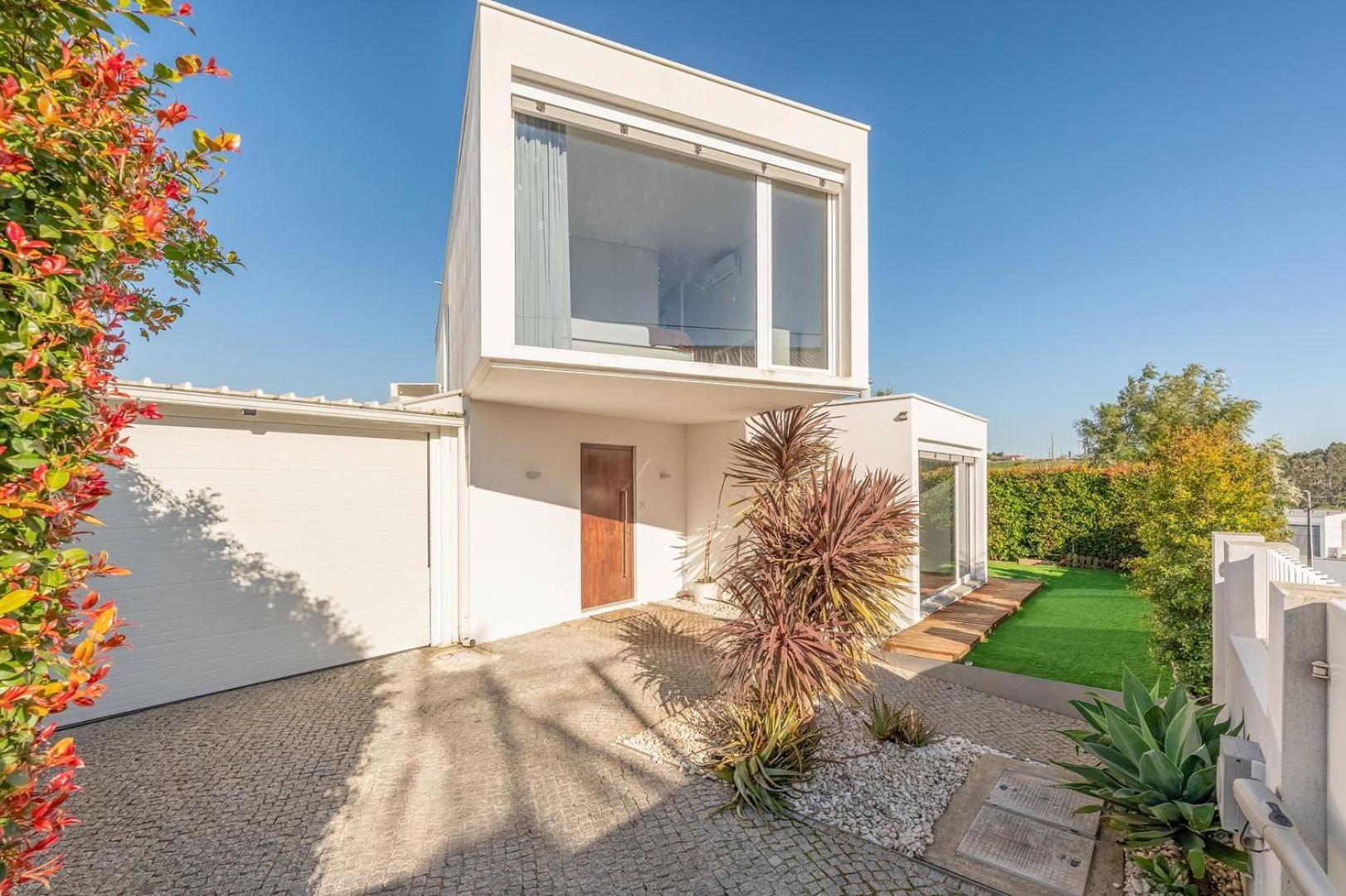 Guestready - A Lovely Home In A Quiet Area Loures Exterior photo